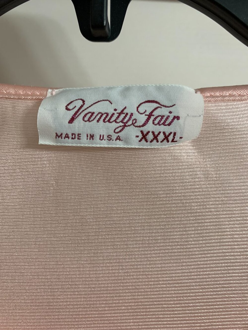 Vanity Fair Women's Pink Satin Robe, Size 3X - Picture 3 of 4